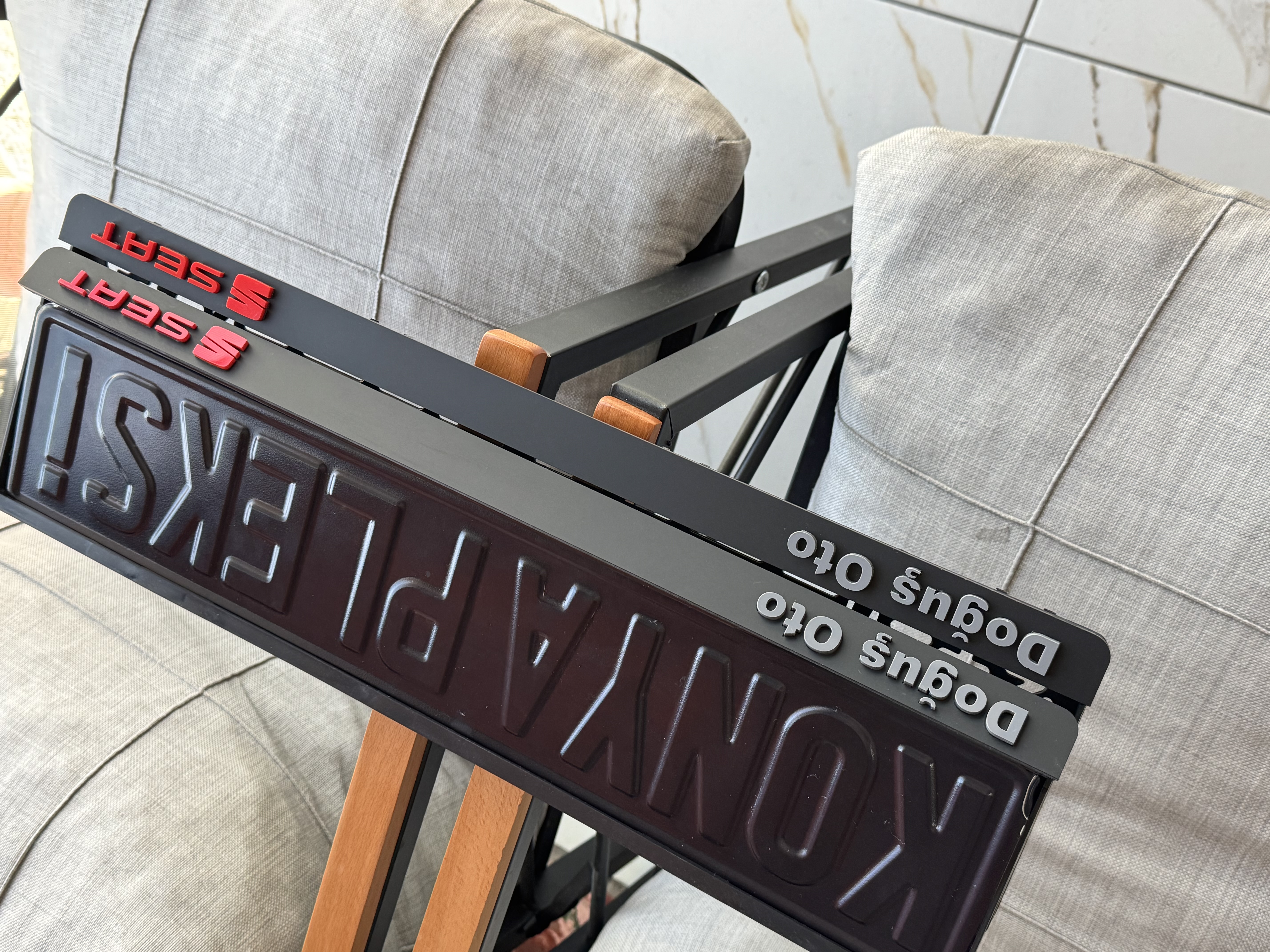 Seat Bayii Plakalık